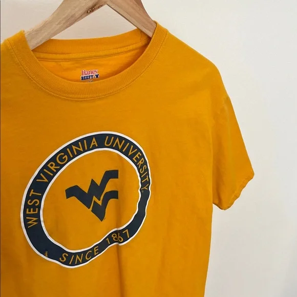West Virginia University Yellow T-Shirt Hanes Tshirt Size Large - Picture 6 of 6